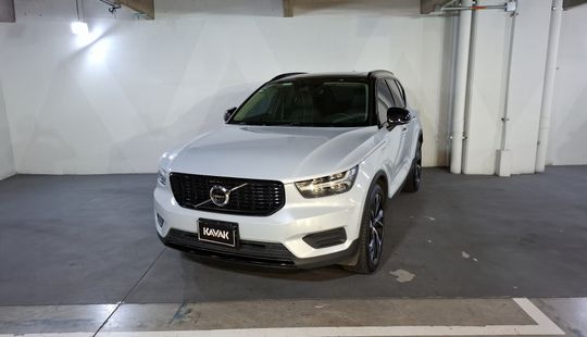 Volvo • XC40