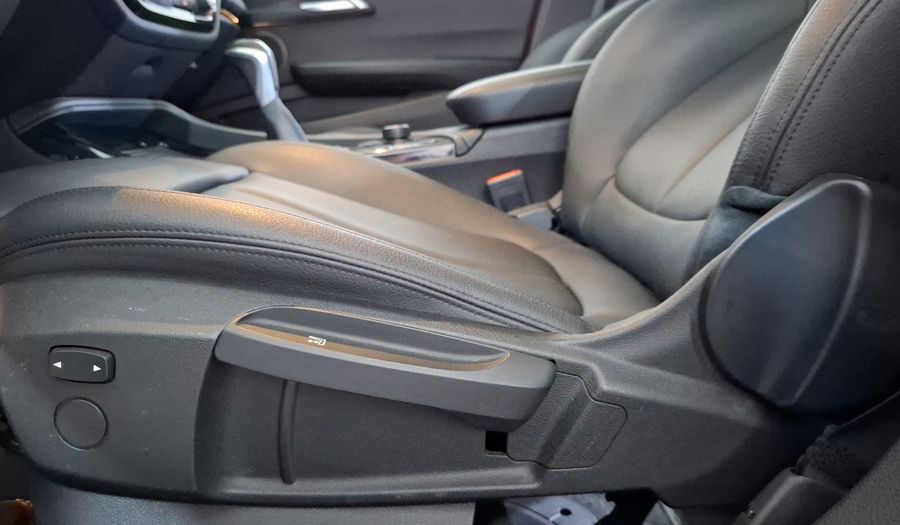 Bmw Serie 1 2.0 120IA SPORT LINE AUTO Hatchback 2019