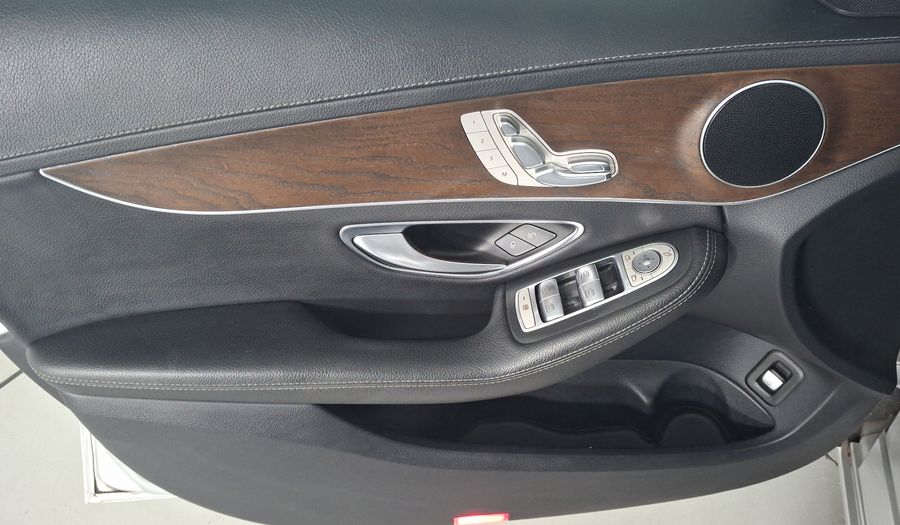 Mercedes Benz Clase C 2.0 200 CGI EXCLUSIVE AT Sedan 2017