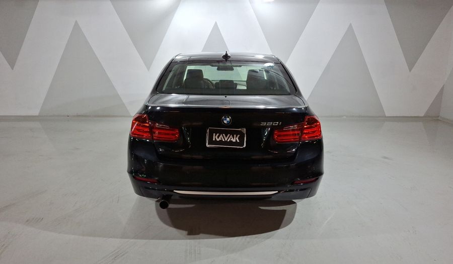 Bmw Serie 3 2.0 328I MODERN LINE Sedan 2013