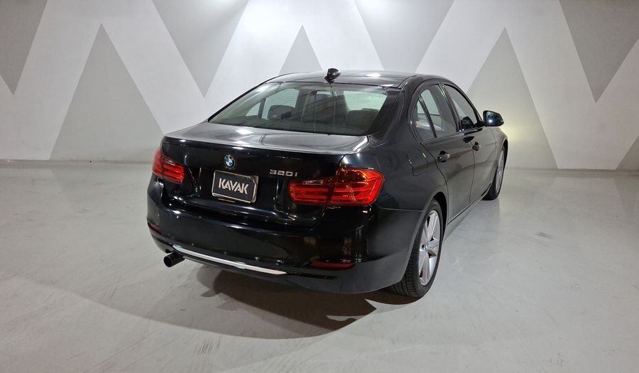 Bmw Serie 3 2.0 328I MODERN LINE Sedan 2013