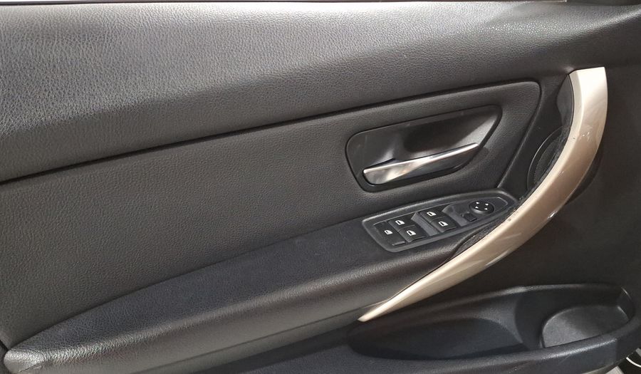 Bmw Serie 3 2.0 328I MODERN LINE Sedan 2013