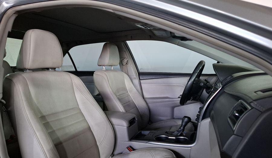 Toyota Camry 2.5 XLE L4 6AT Sedan 2015