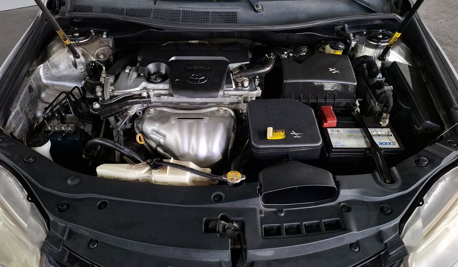 Toyota Camry 2.5 XLE L4 6AT Sedan 2015