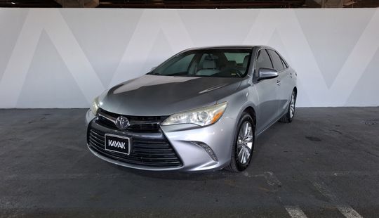 Toyota • Camry
