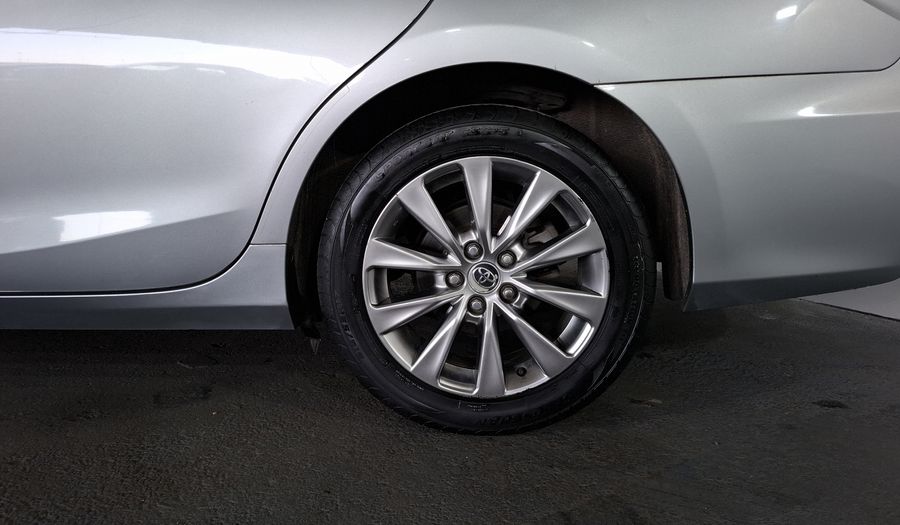 Toyota Camry 2.5 XLE L4 6AT Sedan 2015