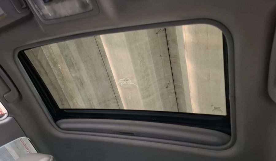 Toyota Camry 2.5 XLE L4 6AT Sedan 2015