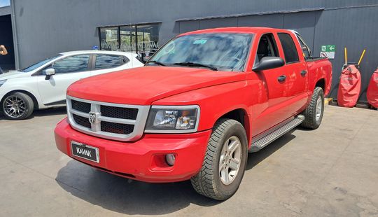 Dodge • Dakota