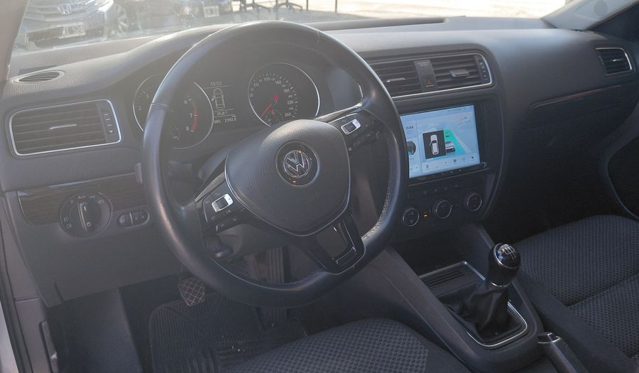 Volkswagen Vento 2.5 ADVANCE PLUS Sedan 2016