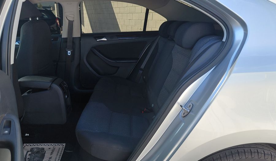 Volkswagen Vento 2.5 ADVANCE PLUS Sedan 2016