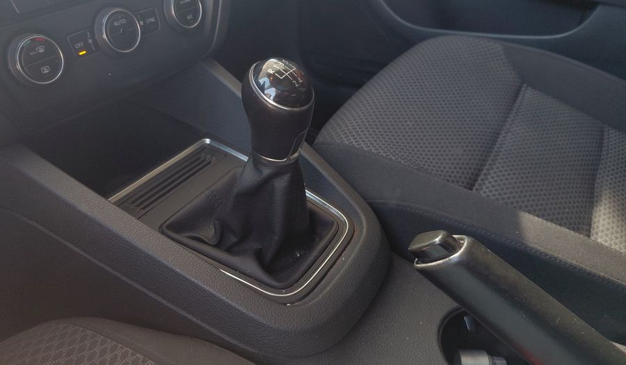 Volkswagen Vento 2.5 ADVANCE PLUS Sedan 2016