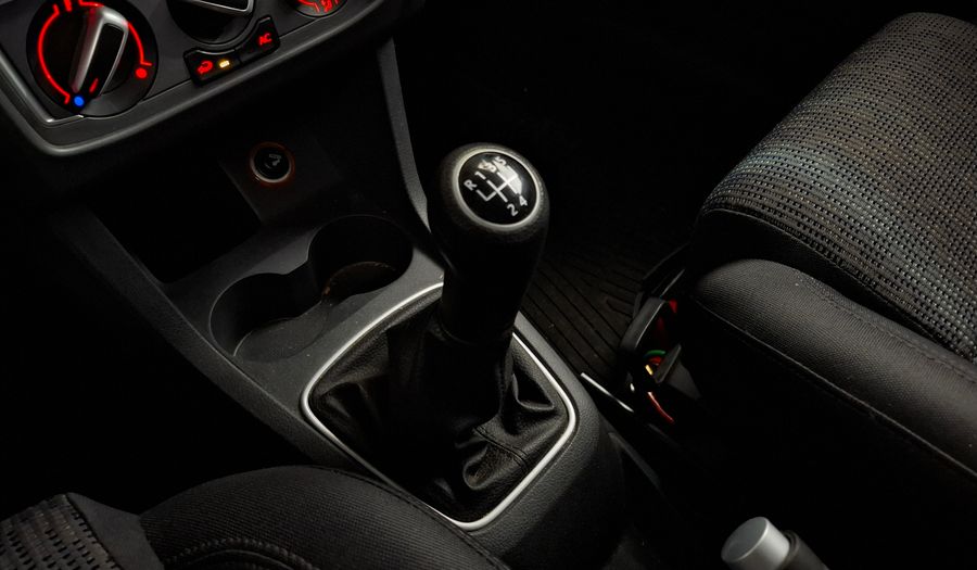 Volkswagen Fox 1.6 TRENDLINE Hatchback 2014