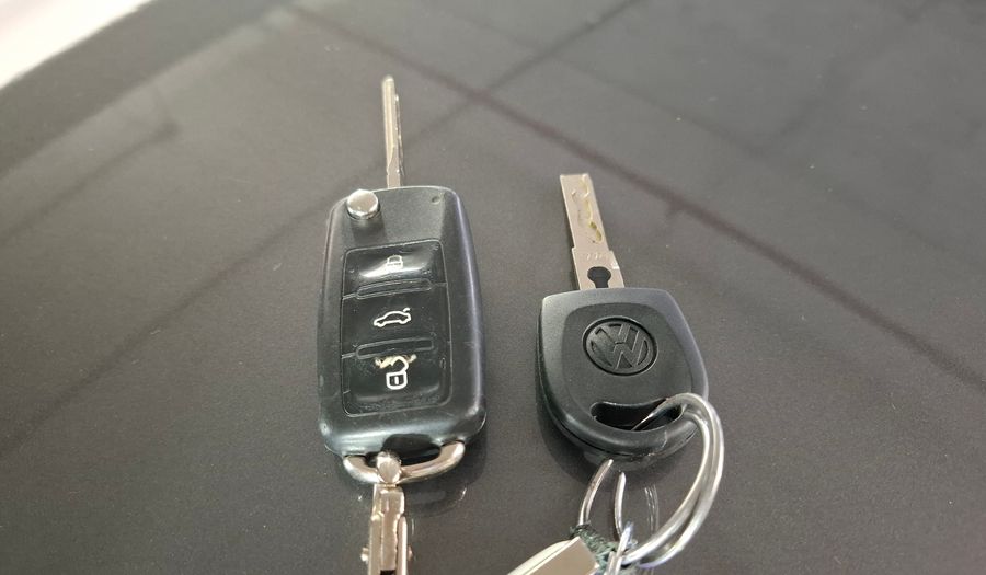 Volkswagen Fox 1.6 TRENDLINE Hatchback 2014