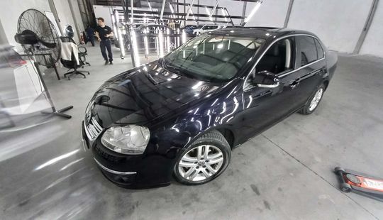 Volkswagen • Vento