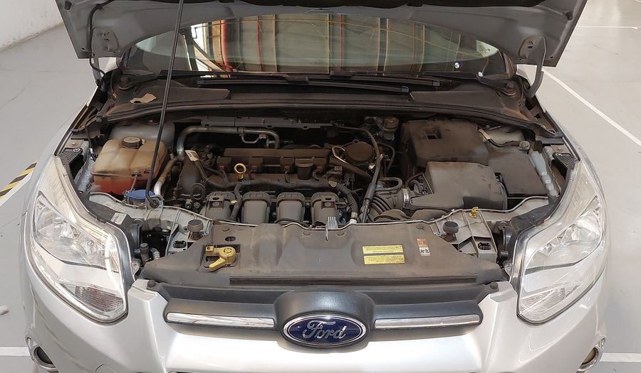 Ford Focus SE SEDAN POWERSHIFT Sedan 2015