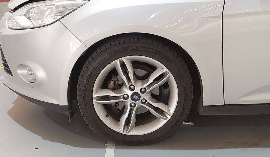 Ford Focus SE SEDAN POWERSHIFT Sedan 2015