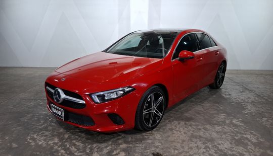 Mercedes Benz • Clase A