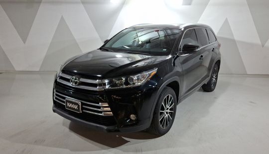 Toyota • Highlander