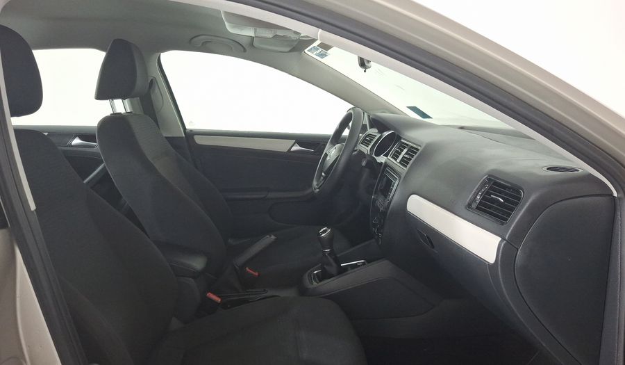 Volkswagen Jetta 2.5 TRENDLINE MT Sedan 2016