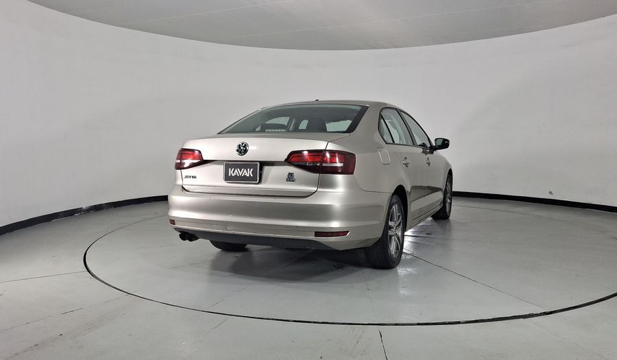 Volkswagen Jetta 2.5 TRENDLINE MT Sedan 2016