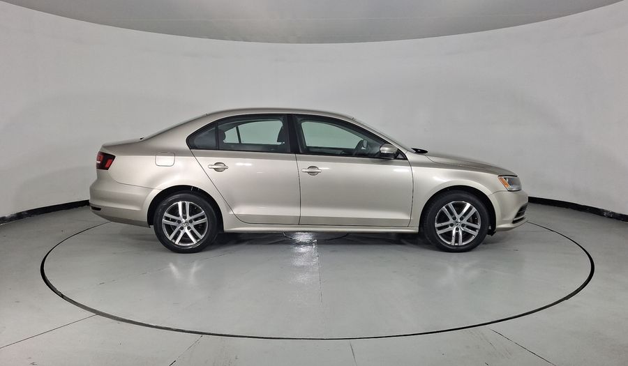 Volkswagen Jetta 2.5 TRENDLINE MT Sedan 2016