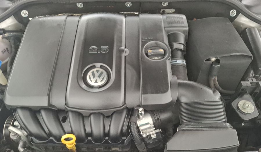 Volkswagen Jetta 2.5 TRENDLINE MT Sedan 2016