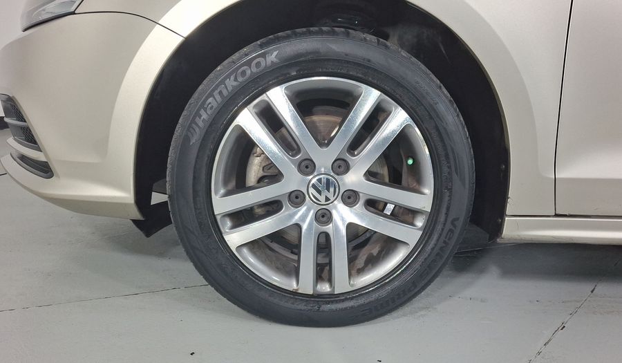 Volkswagen Jetta 2.5 TRENDLINE MT Sedan 2016