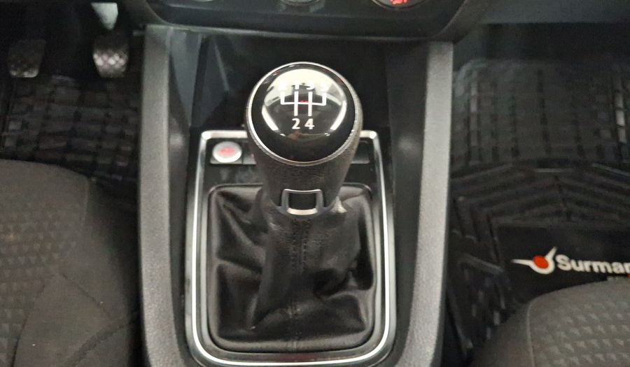 Volkswagen Jetta 2.5 TRENDLINE MT Sedan 2016