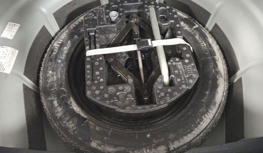 Volkswagen Jetta 2.5 TRENDLINE MT Sedan 2016