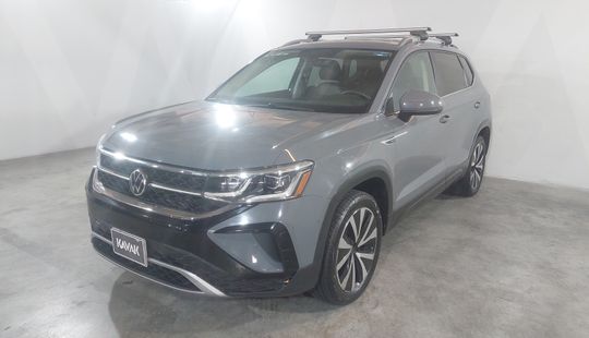 2021 • 61,085 km • Automático