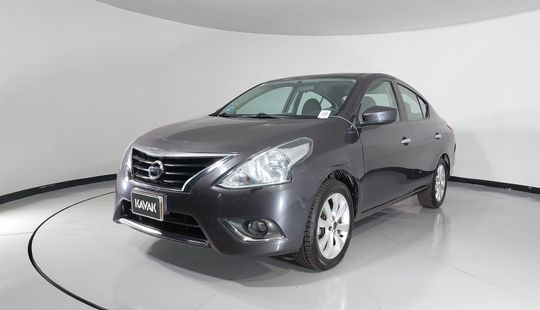 Nissan • Versa