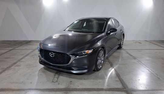 2021 • 62,083 km • Automático