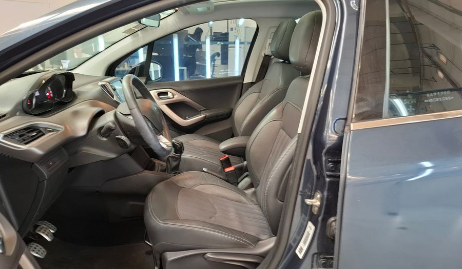 Peugeot 208 1.6 FELINE Hatchback 2017