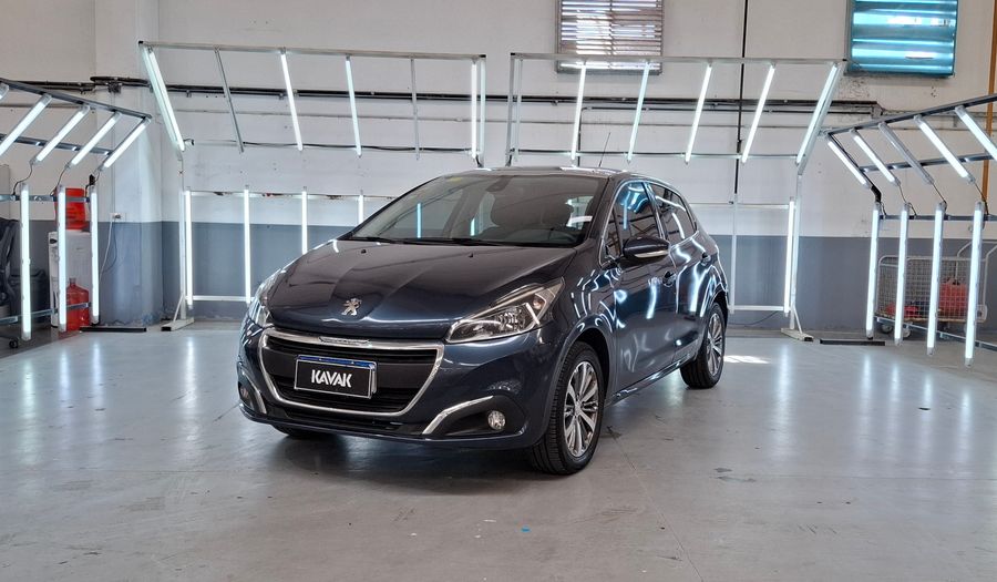 Peugeot 208 1.6 FELINE Hatchback 2017