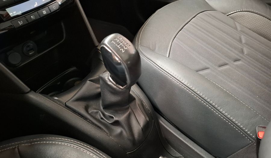 Peugeot 208 1.6 FELINE Hatchback 2017