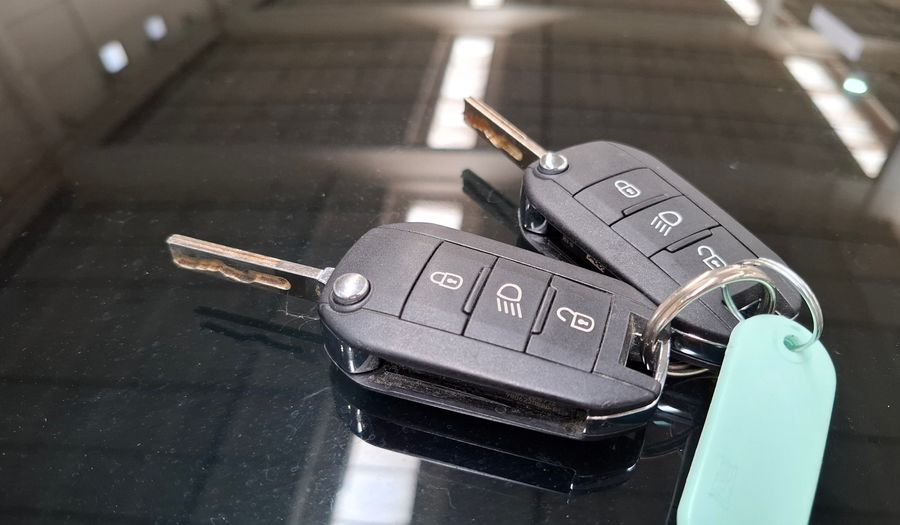 Peugeot 208 1.6 FELINE Hatchback 2017