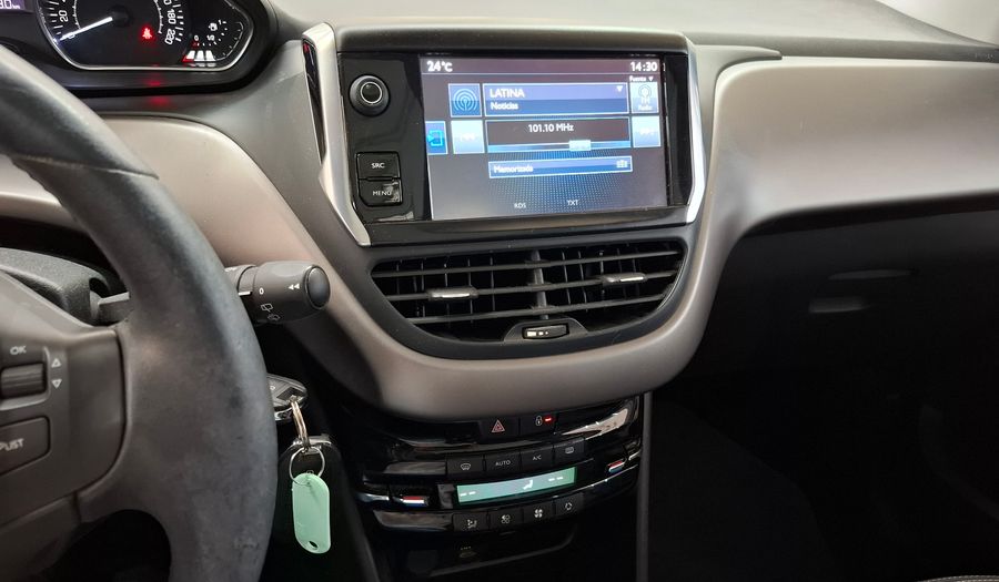 Peugeot 208 1.6 FELINE Hatchback 2017