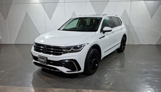 Volkswagen • Tiguan