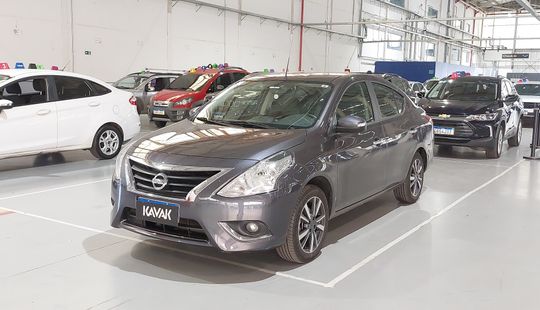Nissan • Versa