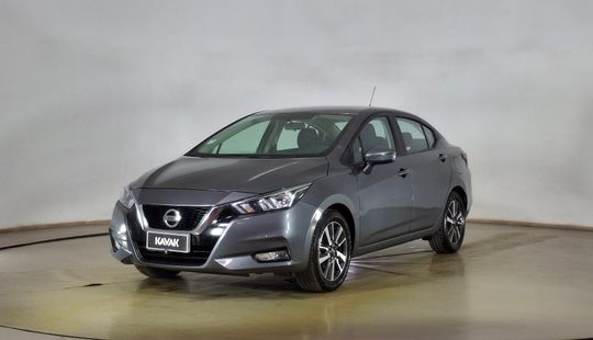 Nissan • Versa