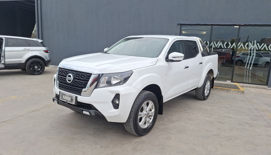 Nissan • Navara