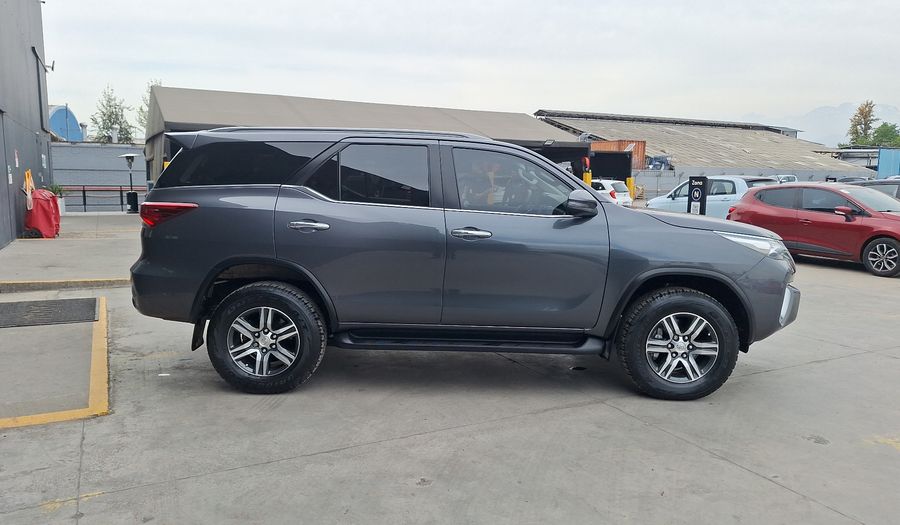Toyota Fortuner 2.7 AUTO SRV Suv 2019
