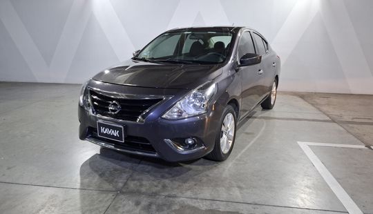 Nissan • Versa