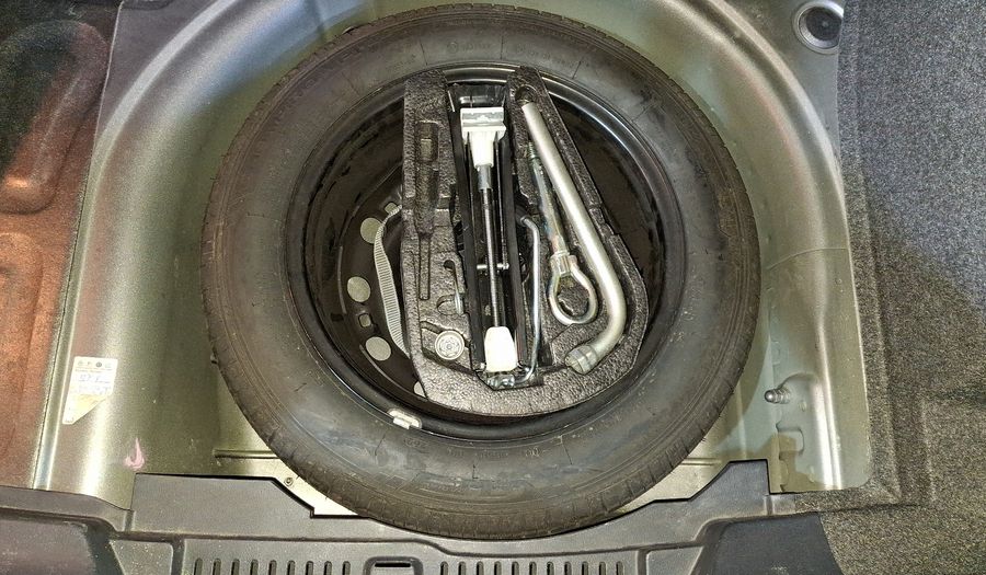 Seat Ibiza 1.6 STYLE MT FULL LINK Hatchback 2017