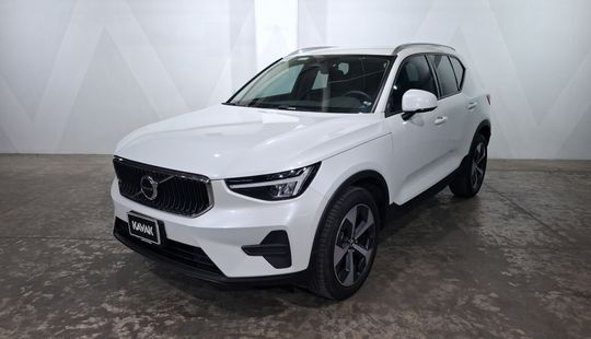 Volvo • XC40