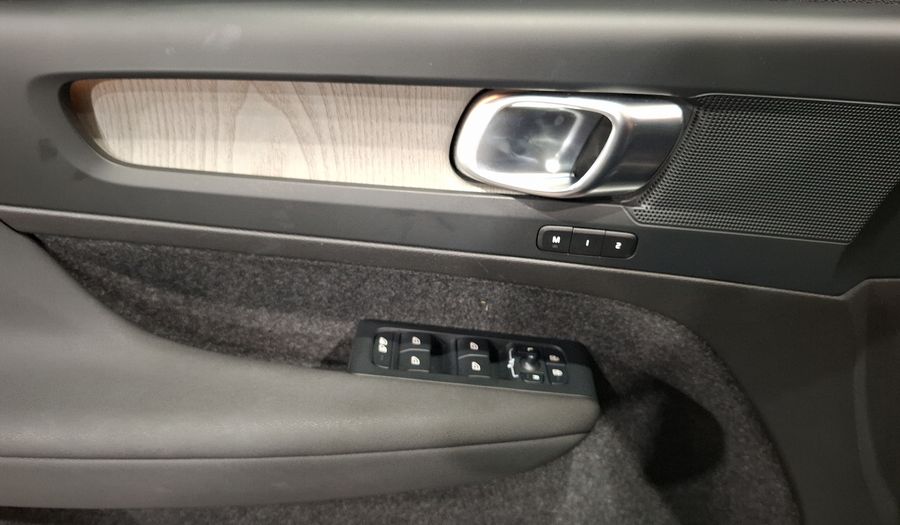 Volvo Xc40 2.0 B4 MHEV PLUS AUTO Suv 2023