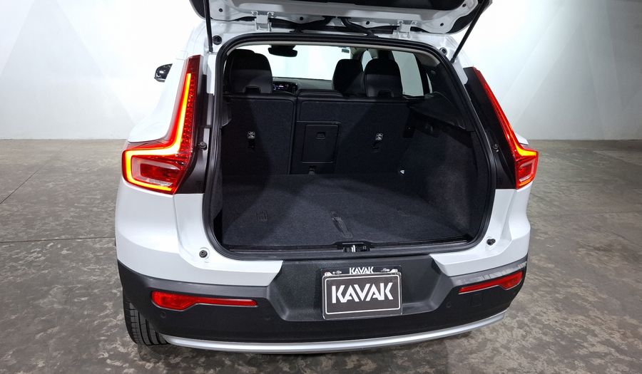 Volvo Xc40 2.0 B4 MHEV PLUS AUTO Suv 2023