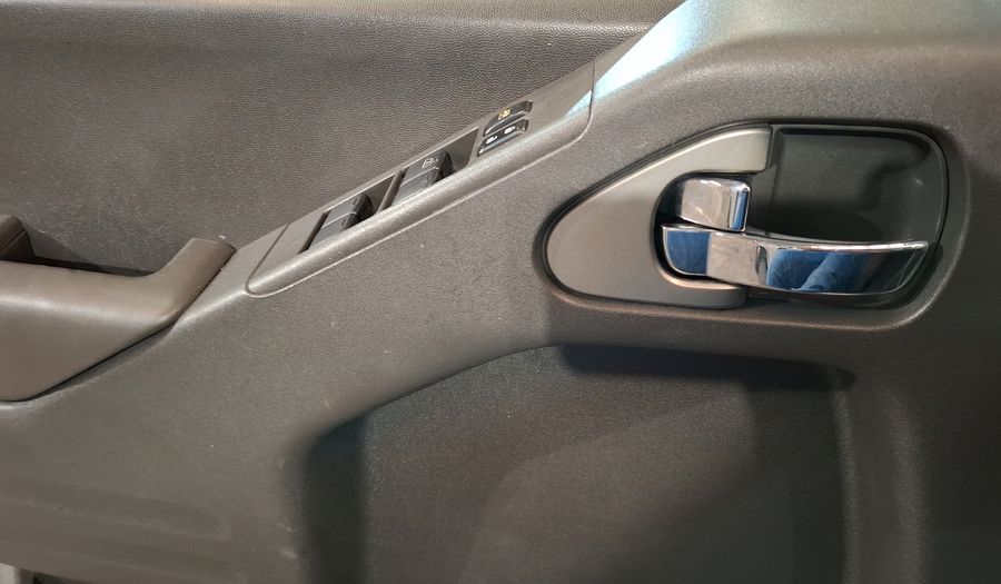 Nissan Frontier 4.0 CREW CAB PRO 4X AT 4WD Pickup 2016