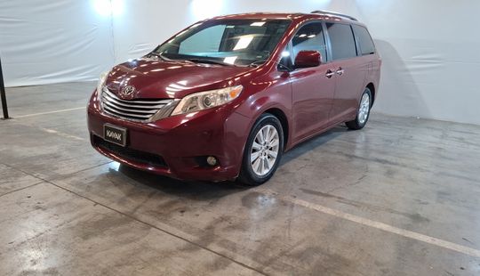 Toyota • Sienna