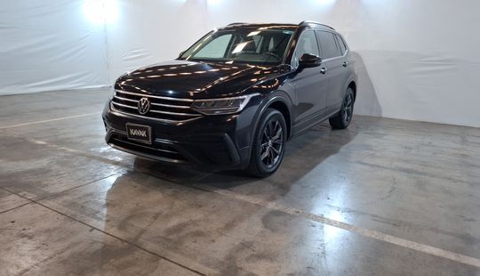 Volkswagen • Tiguan